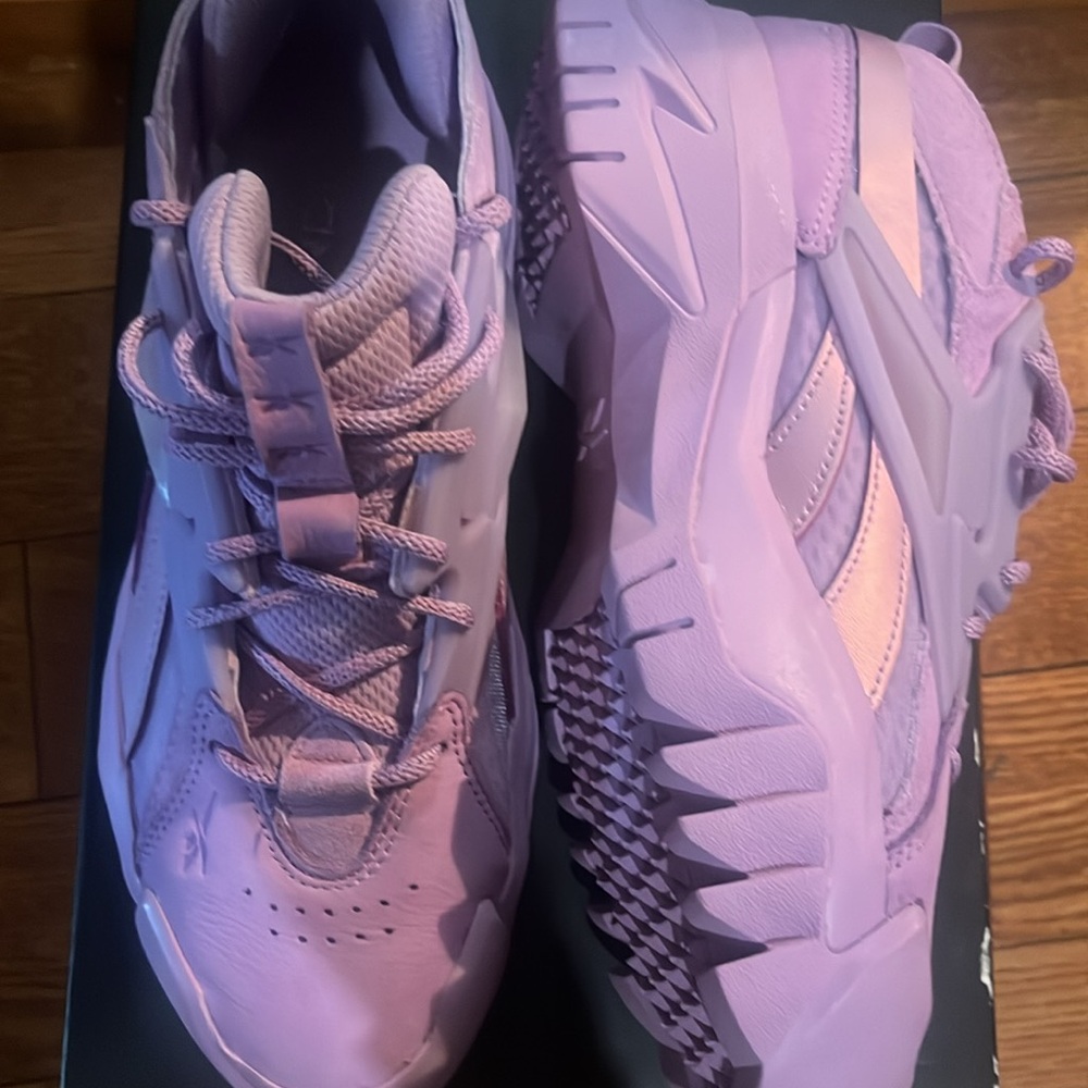 CARDI B X REEBOK Women’s Sneakers PURPLE 💜💜